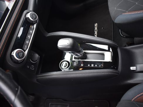 Used 2019 Nissan Kicks SR w/ Exterior Package image 20