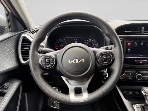 Used 2022 Kia Soul LX FWD image 22