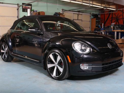 Used 2013 Volkswagen Beetle 2.0T FWD image 11