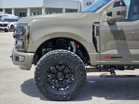 New 2026 Ford F250 Platinum w/ Platinum Plus Package AWD/4WD image 6