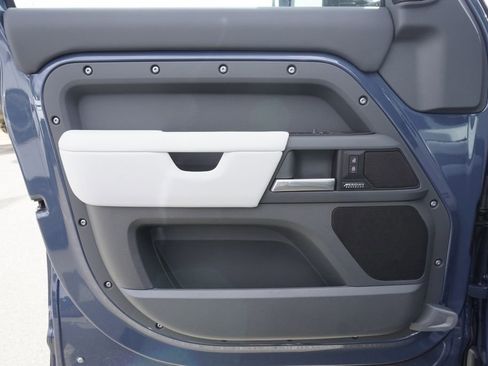 New 2026 Land Rover Defender 110 X-Dynamic SE AWD/4WD image 17