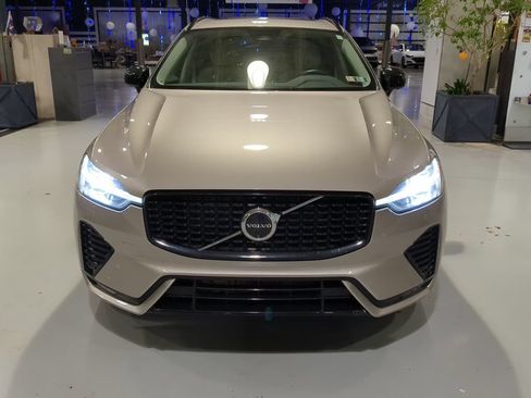 Used 2024 Volvo XC60 B5 Plus w/ Protection Package Premier AWD/4WD image 3