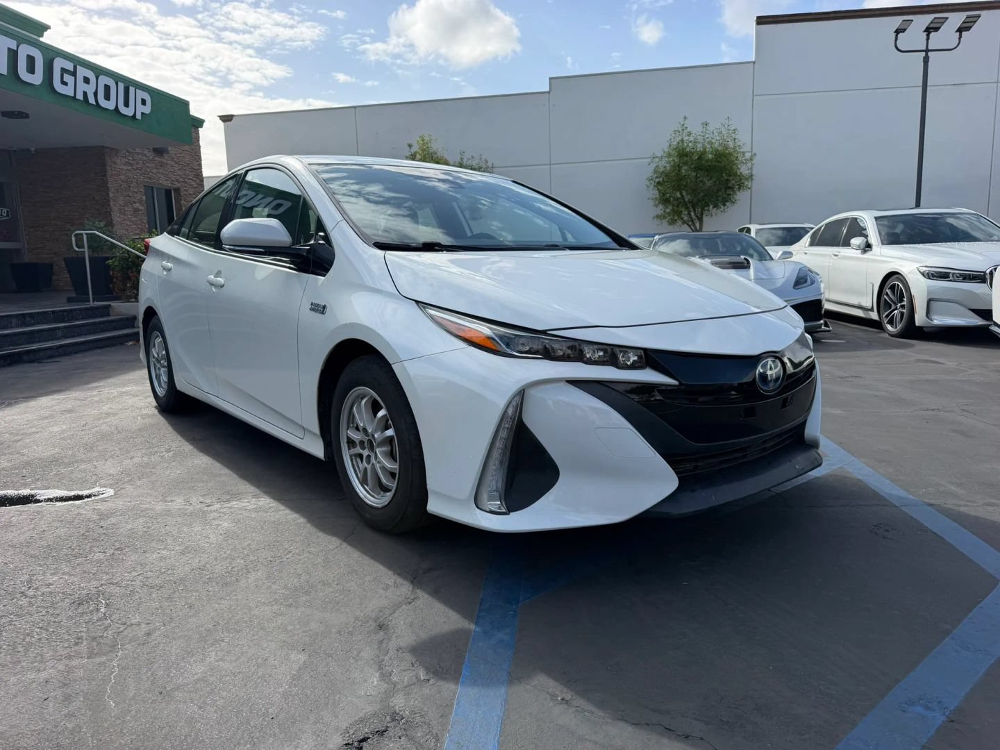 Used 2020 Toyota Prius Prime XLE FWD image 3