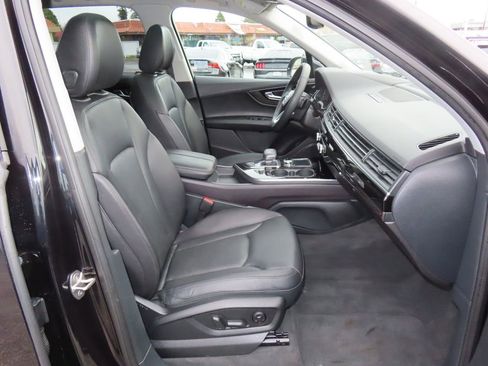 Used 2019 Audi Q7 3.0T Prestige image 4