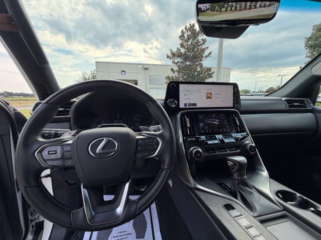 Used 2025 Lexus LX 600 4WD w/ Appearance Package image 23
