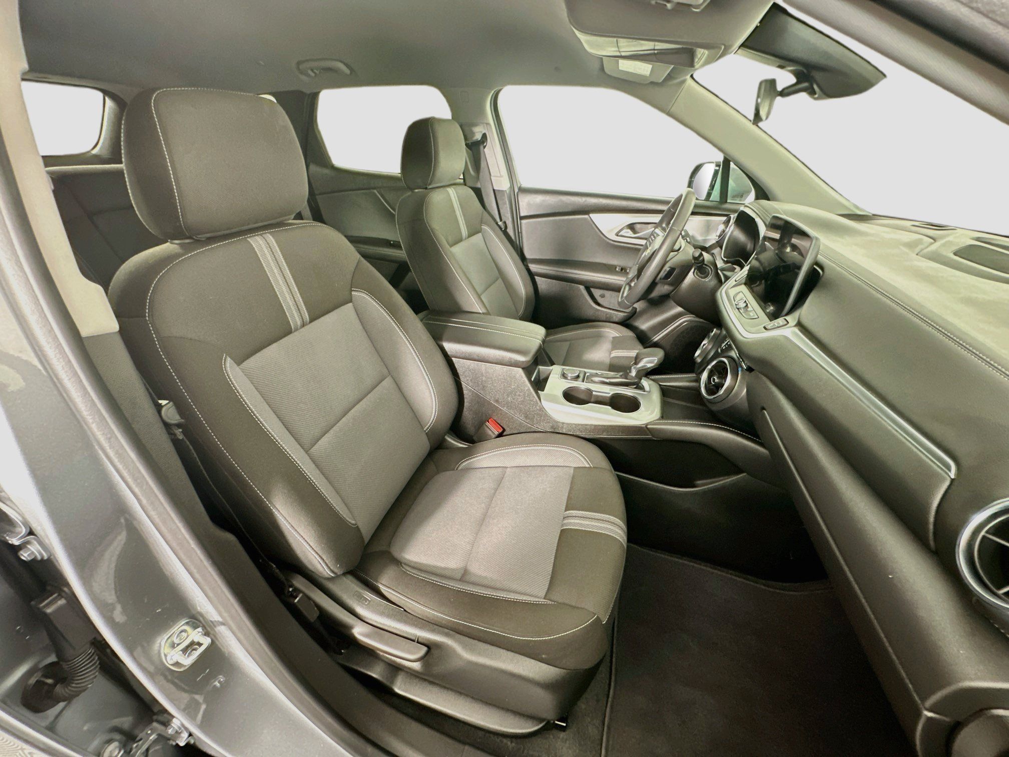 Used 2026 Chevrolet Blazer LT FWD image 31