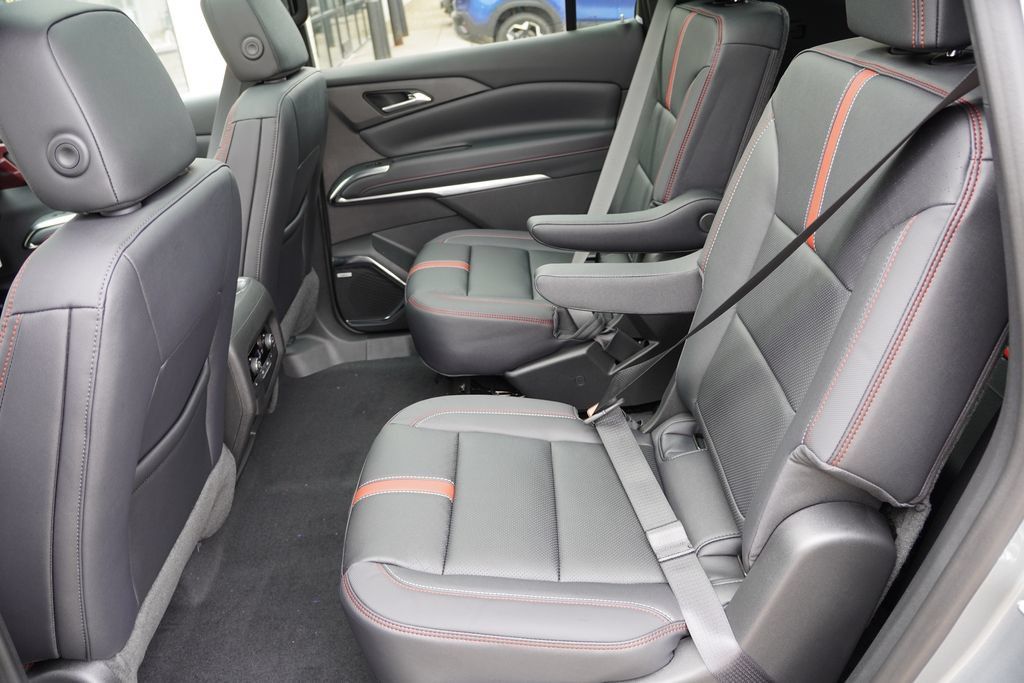 New 2026 Chevrolet Traverse RS AWD/4WD image 11