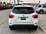 Used 2017 Nissan Pathfinder SV image 4