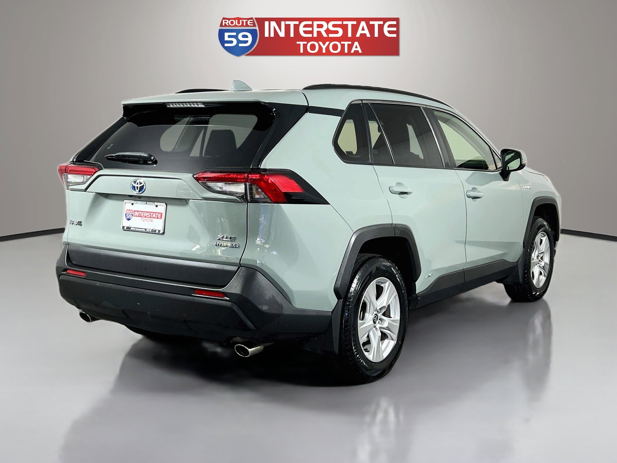 Certified 2021 Toyota RAV4 XLE w/ XLE Grade Weather Package AWD/4WD image 6