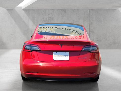 Used 2022 Tesla Model 3 Long Range AWD/4WD image 5
