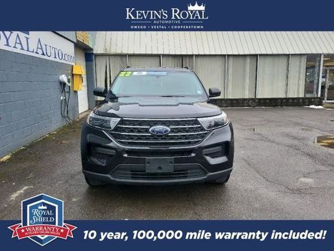 Used 2022 Ford Explorer XLT AWD/4WD image 3