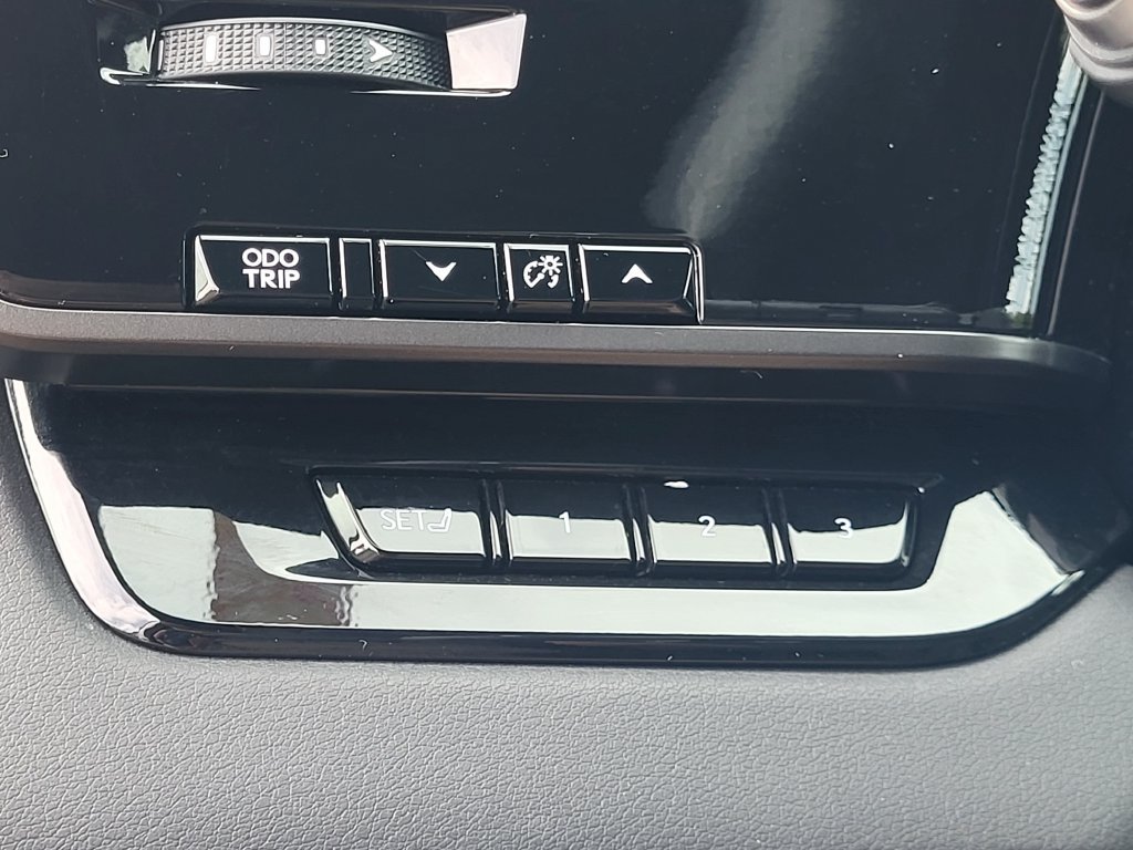 Used 2023 Lexus RX 500h F Sport w/ Cold Area Package AWD/4WD image 17