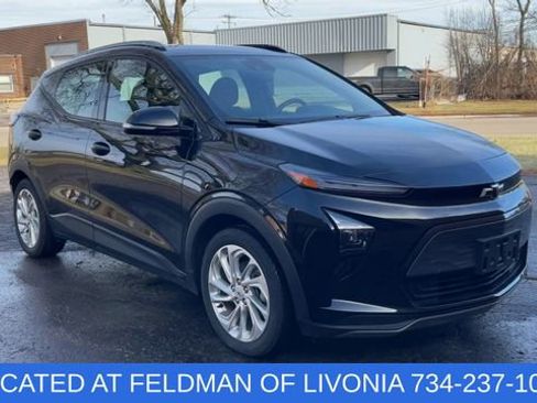 Used 2023 Chevrolet Bolt EUV LT w/ Comfort Package image 2