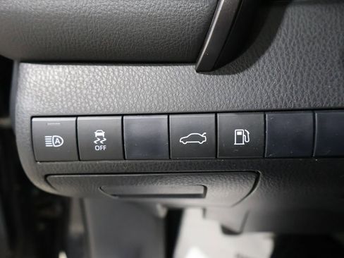 Used 2018 Toyota Camry SE image 28