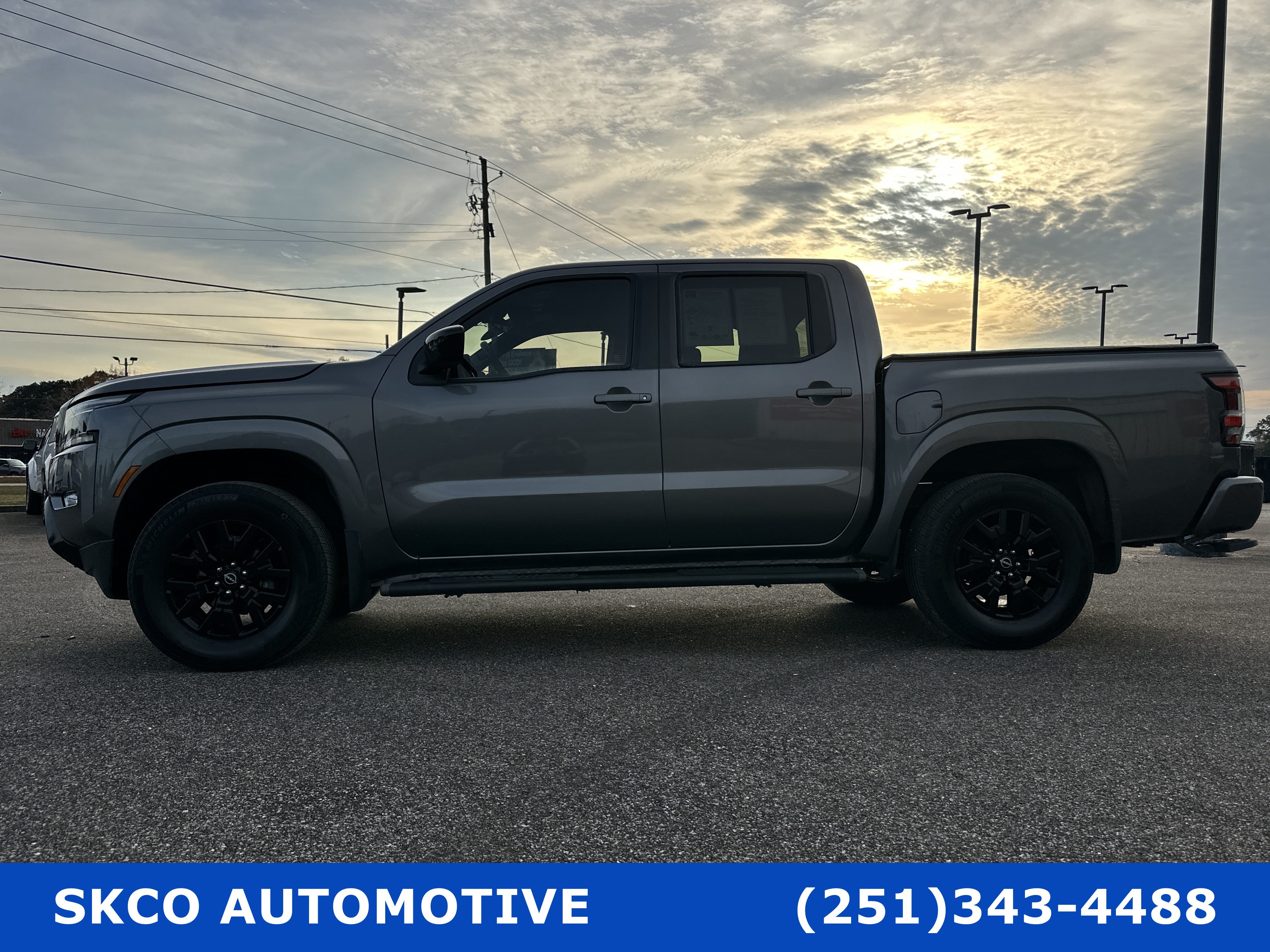 Used 2023 Nissan Frontier SV w/ Midnight Edition Package AWD/4WD image 2