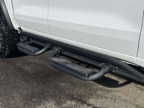 Certified 2024 Chevrolet Colorado ZR2 w/ ZR2 Convenience Package III image 7