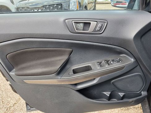Used 2020 Ford EcoSport SE image 5