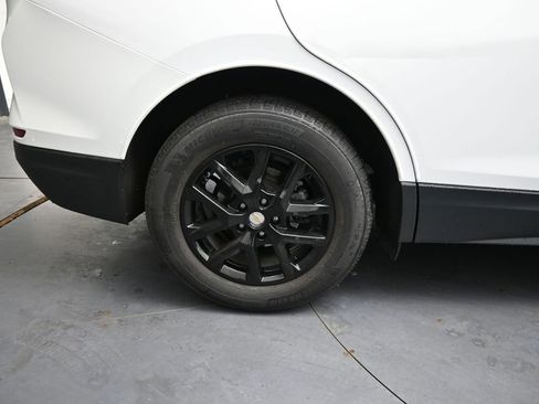 Used 2022 Chevrolet Equinox LT w/ LPO, Floor Liner Package FWD image 15