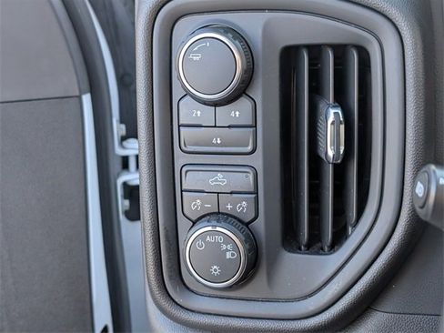 Used 2025 Chevrolet Silverado 2500 W/T image 21