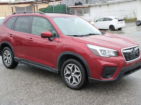 Used 2019 Subaru Forester Premium image 3