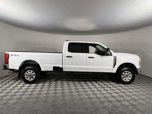 Used 2024 Ford F350 XLT w/ FX4 Off-Road Package image 5