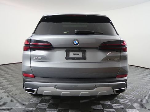 Used 2024 BMW X5 xDrive40i AWD/4WD image 4