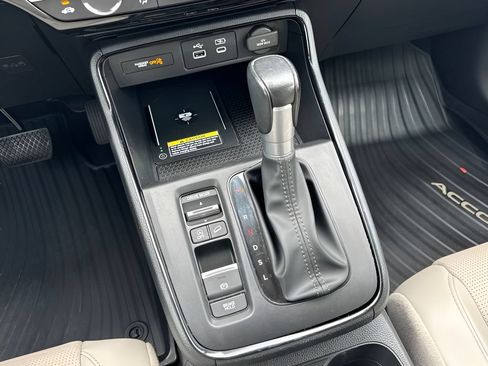 Used 2024 Honda CR-V EX-L image 17