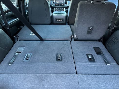 Used 2021 Chevrolet Tahoe LS image 16