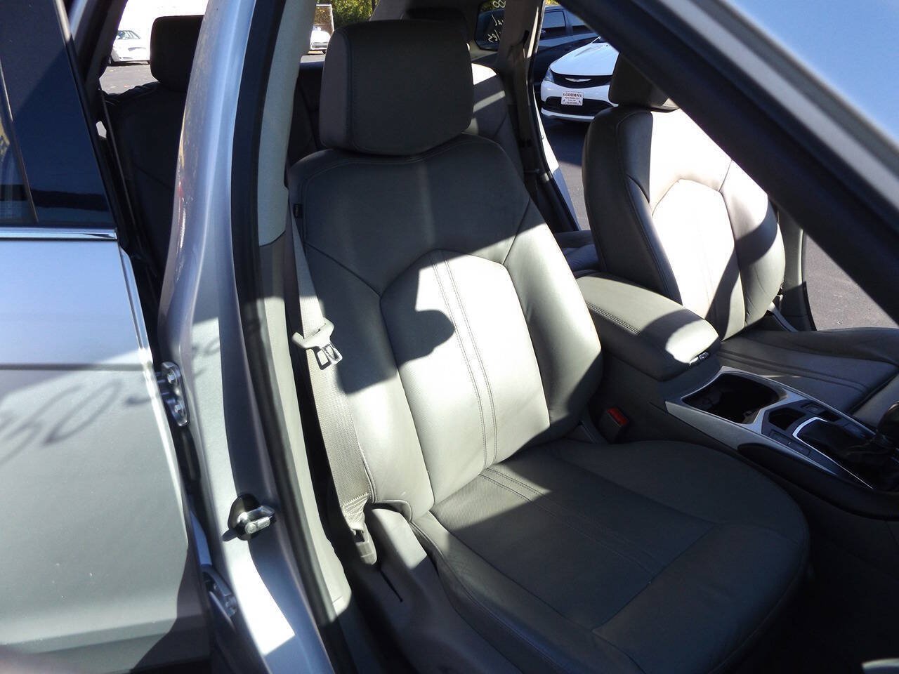 Used 2010 Cadillac SRX Luxury FWD image 22