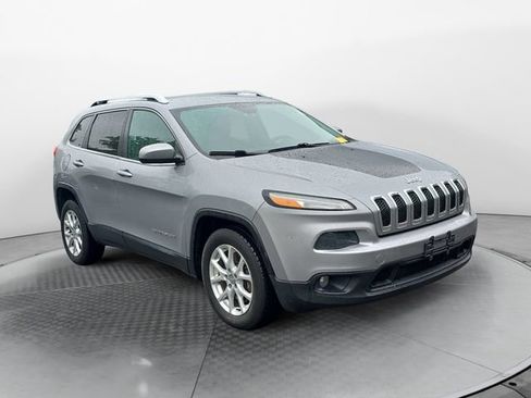 Used 2014 Jeep Cherokee Latitude w/ Cold Weather Group FWD image 7