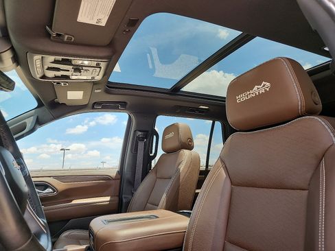 Used 2023 Chevrolet Tahoe High Country AWD/4WD image 13