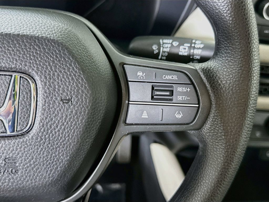 Used 2025 Honda HR-V LX image 21