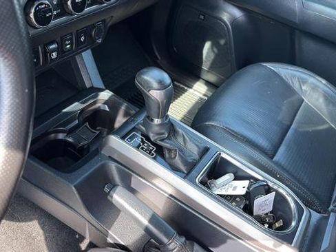 Used 2018 Toyota Tacoma Limited AWD/4WD image 14