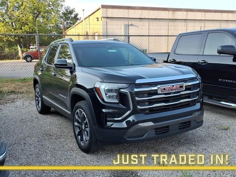Used 2026 GMC Terrain Elevation w/ Elevation Premium Package FWD image 1