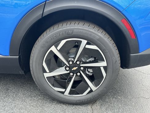 New 2026 Chevrolet Equinox EV LT image 21