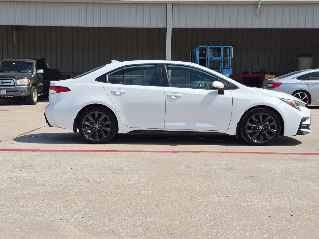 Certified 2024 Toyota Corolla SE w/ SE Premium Package FWD image 7