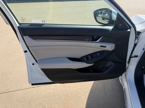 Used 2020 Honda Accord EX-L image 9