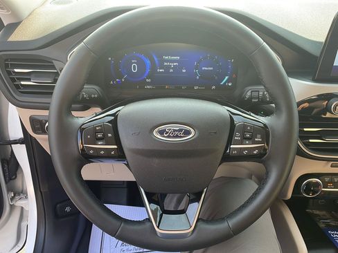 Certified 2022 Ford Escape SEL w/ Technology Package FWD image 14