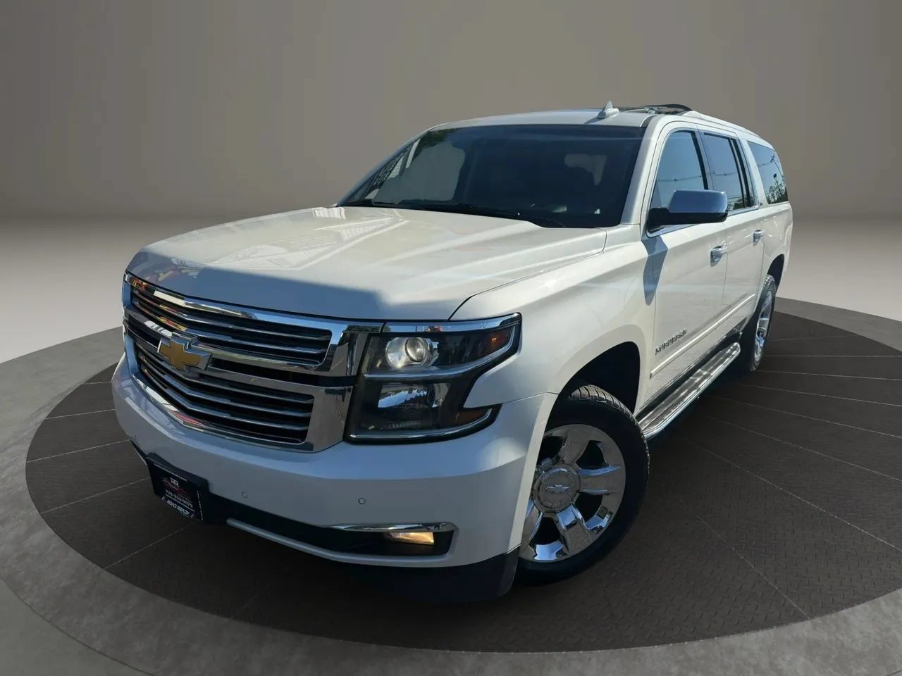 Used 2015 Chevrolet Suburban LTZ AWD/4WD image 2