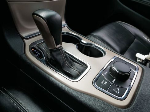 Used 2017 Jeep Grand Cherokee Limited w/ Trailer Tow Group IV image 21