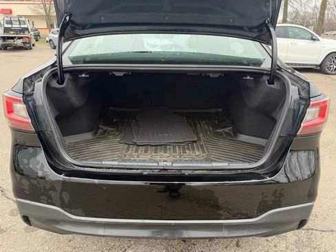 Used 2022 Subaru Legacy Premium image 13