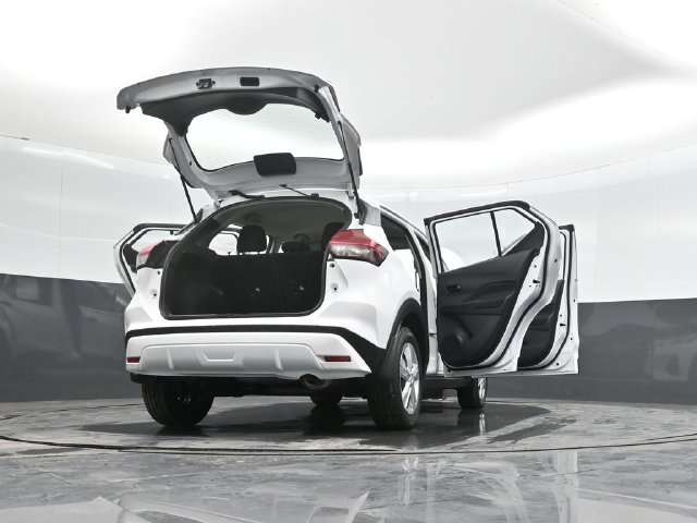Used 2025 Nissan Kicks Play S FWD image 41
