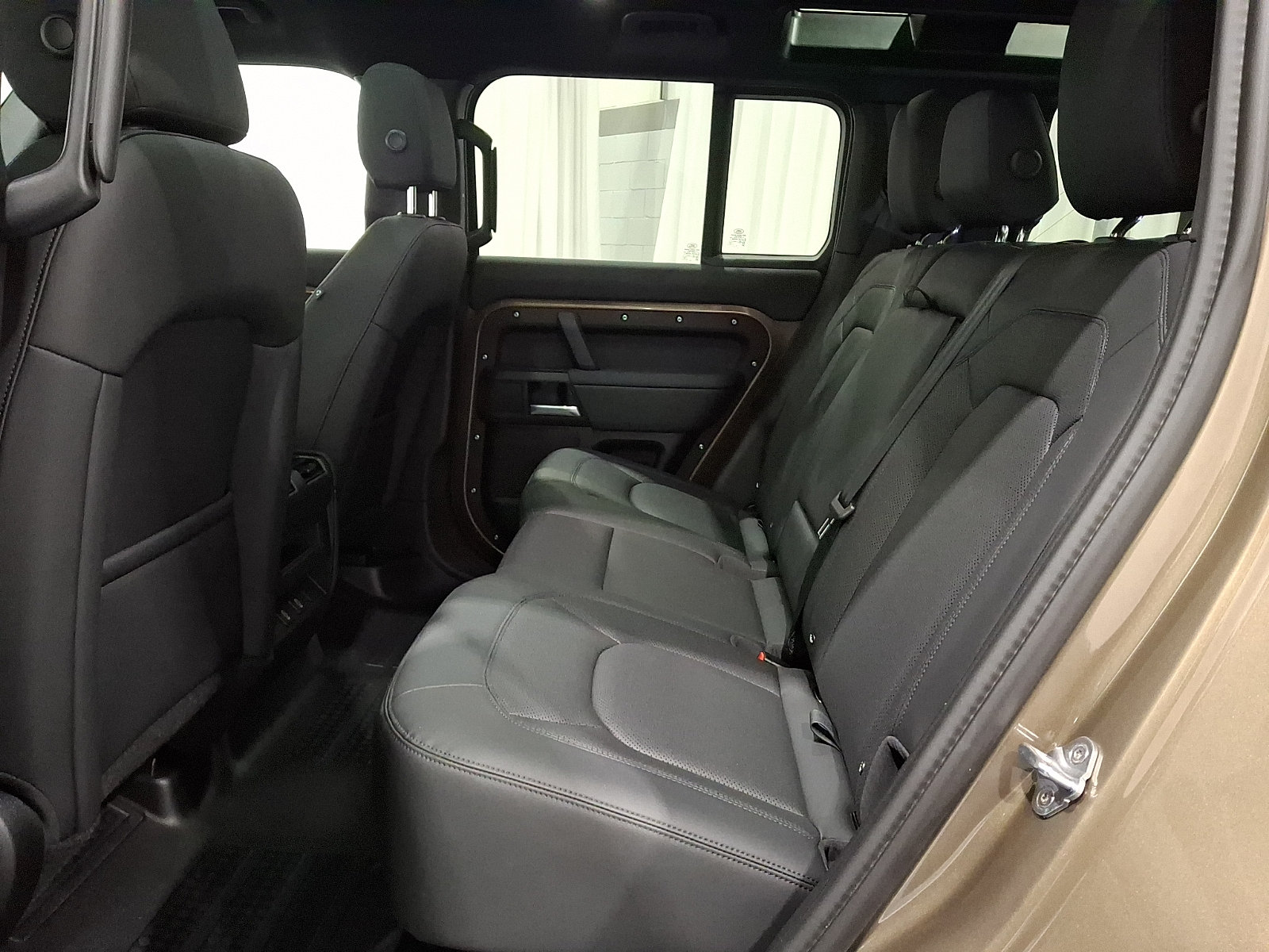 Certified 2026 Land Rover Defender 110 S AWD/4WD image 9