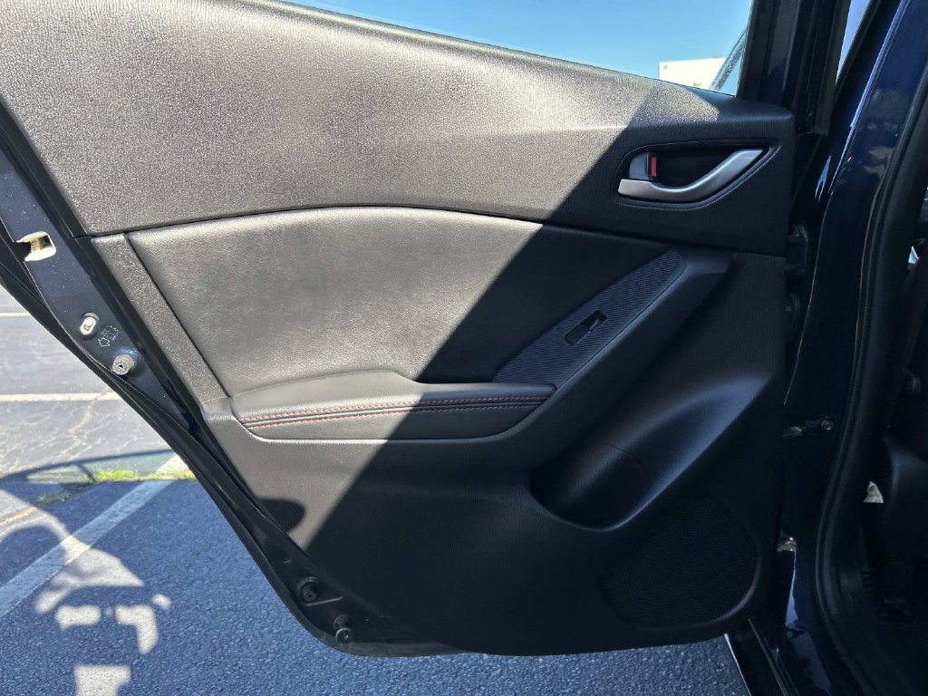 Used 2016 MAZDA MAZDA3 i Grand Touring FWD image 12