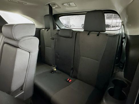 Used 2024 Toyota Highlander LE image 29