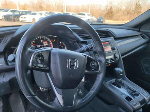Used 2018 Honda Civic Sport image 10