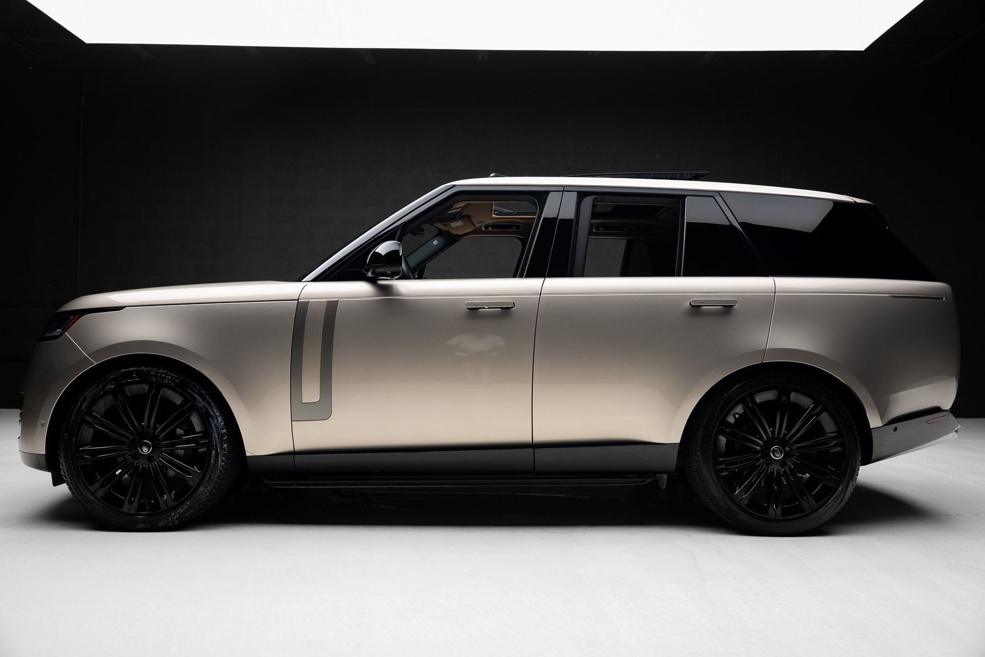 Used 2024 Land Rover Range Rover SE AWD/4WD image 17