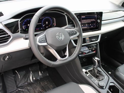 New 2026 Volkswagen Taos SEL AWD/4WD image 8