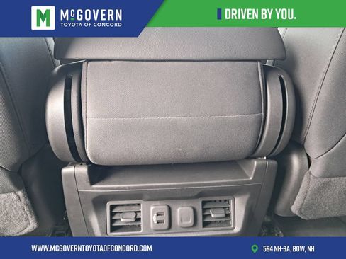Used 2022 Chevrolet Silverado 1500 LT AWD/4WD image 14