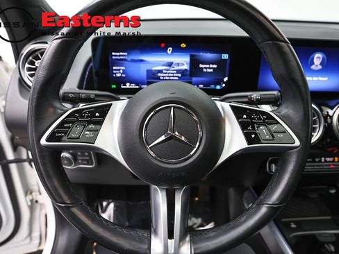 Used 2025 Mercedes-Benz GLB 250 w/ Exclusive Package image 10